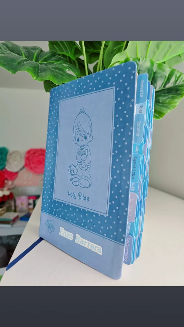 Biblia Precious Moments para Niño