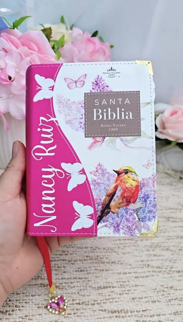 2024/10/1000456001.jpg Biblia de Bolsillo Fucsia Floral