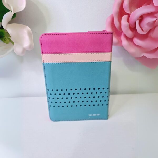 Biblia Para niña fucsia y turquesa.