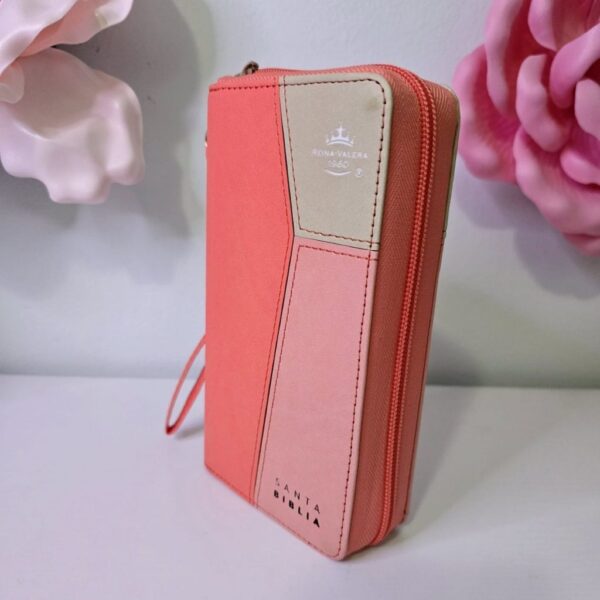 Biblia Chequera Coral y Beige
