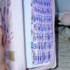 Biblia con Cierre Portátil Letra Grande 12 puntos RV1960, imit piel flores rosa con índice y canto floral