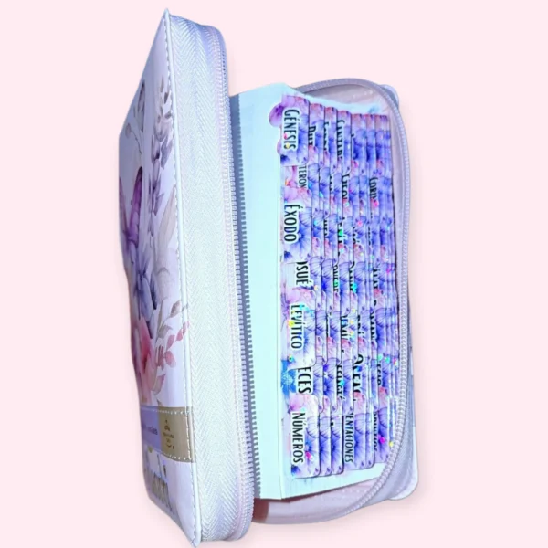 Screenshot_20260215_231727_Gallery (3) Biblia con Cierre Portátil Letra Grande 12 puntos RV1960, imit piel flores rosa con índice y canto floral